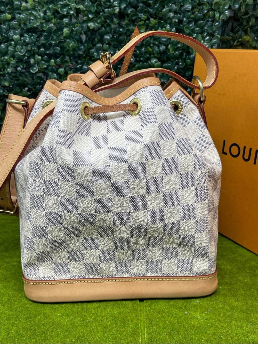 Authentic LV Damier Azur Noe BB - Picture 4 of 16